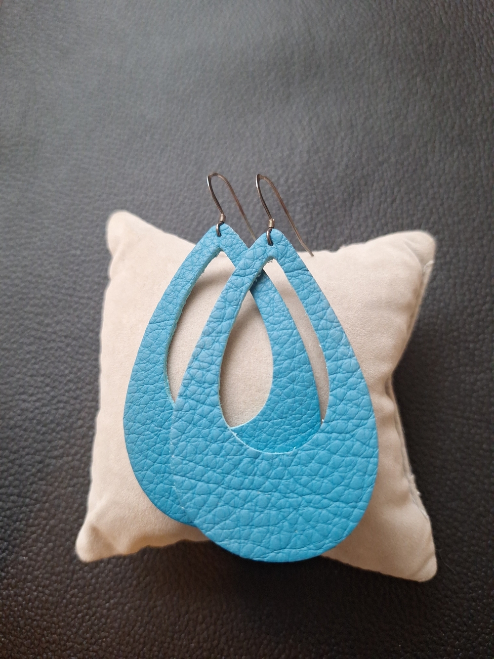 3" Vintage Turquoise Teardrop Leather Earrings